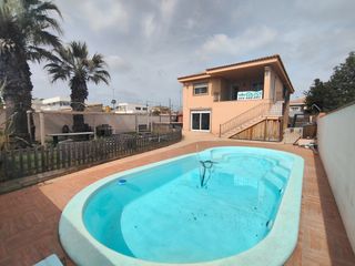 Chalet à Carrer de manises 23. Ref_v373. chalet con piscina pobla de vallbona urb gallipont