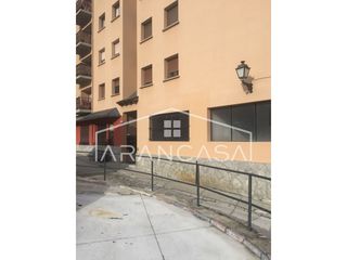 Business premise in Vielha. Local comercial  oficinas