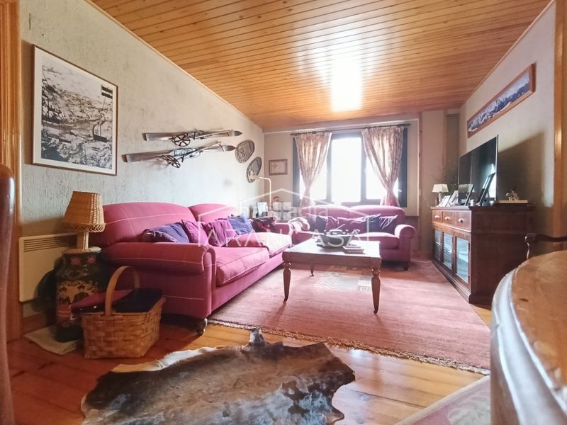 Foto 3d09abf1-34de-4afb-815f-6b8d7466b277. Apartamento  en edificio aiguarreta en Vielha e Mijaran