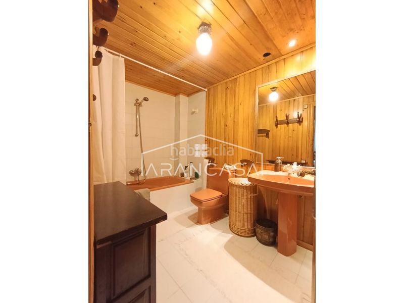 Foto 70db7a9a-e242-4be6-842e-8058f7b74e39. Apartamento  en edificio aiguarreta en Vielha e Mijaran