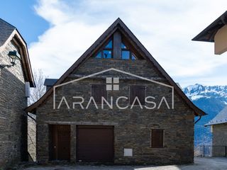 House  Calle irissa. Casa unifamiliar 5 en arres