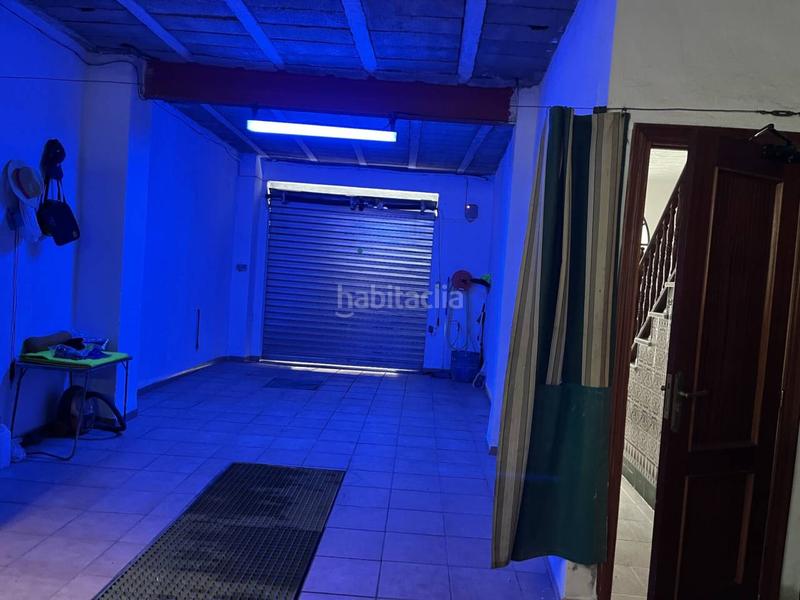 Foto c33f46cd-7141-4af4-abdf-8db192991f97. Casa amb aparcament a Morón de la Frontera