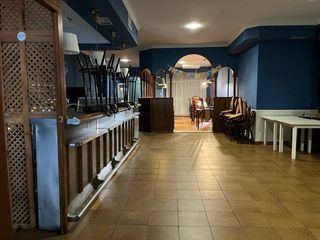 Casa en Mor�n de la Frontera. Casa con local en venta en la merc�