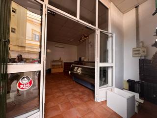 Location Local commercial à Morón de la Frontera. Local ideal apara negocio, muy cerca del colegio salesianos