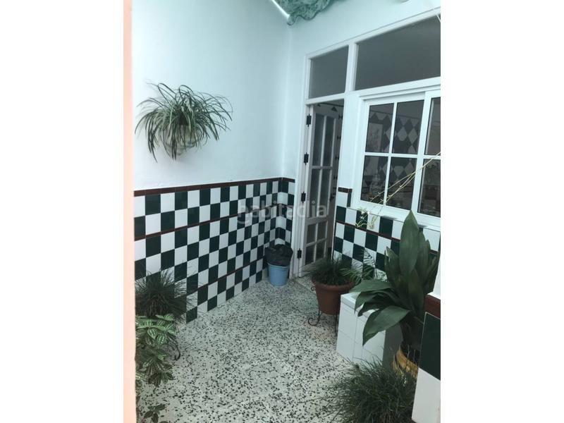 Foto bdfae5a6-7e32-48c6-baae-34fb6b36ef1c. Casa amb aparcament a Morón de la Frontera