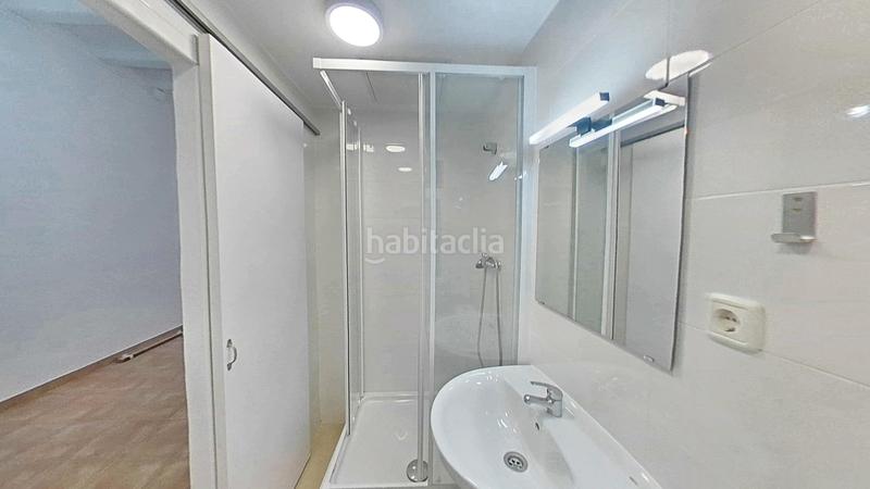 Foto 39ee4414-bea7-4556-a42a-863f37ae2c99. Estudio en Raval Barcelona