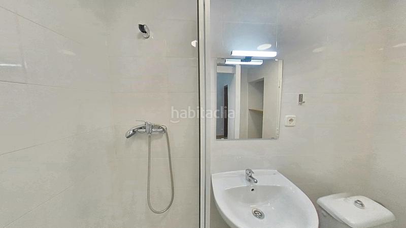 Foto a8fe95f2-a8aa-427c-b5a5-01e7e75b2d8a. Estudio en Raval Barcelona