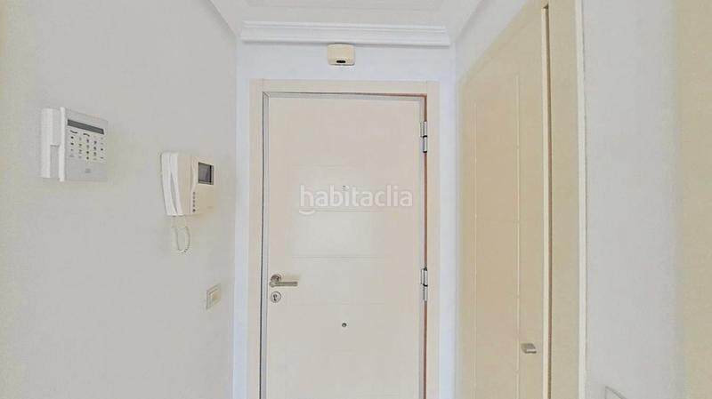 Foto e92db006-5818-4f98-acc2-ea44c5b6b915. Studio with heating pool in Legazpi Madrid