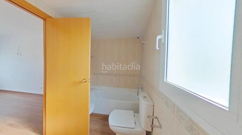 Foto 5a572af8-c8d3-4f12-b13e-3b3e0cb29c9d. Piso en Xúquer Terrassa