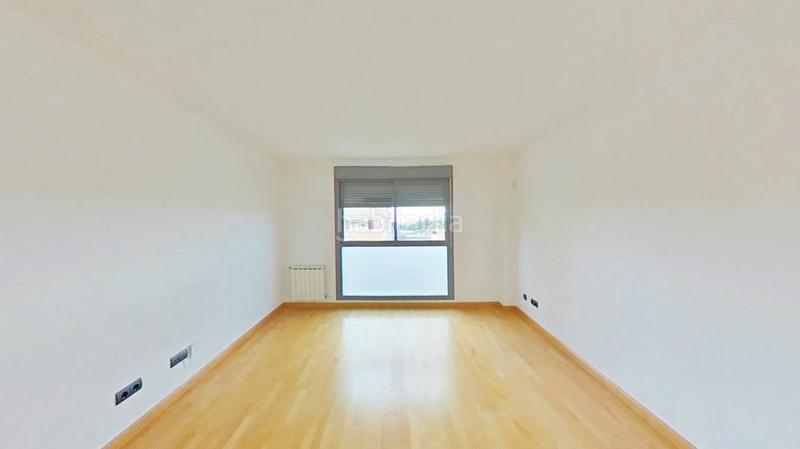 Foto 18f63a40-daae-4224-900c-ad55adc6423e. Duplex with heating parking pool in Canillas Madrid