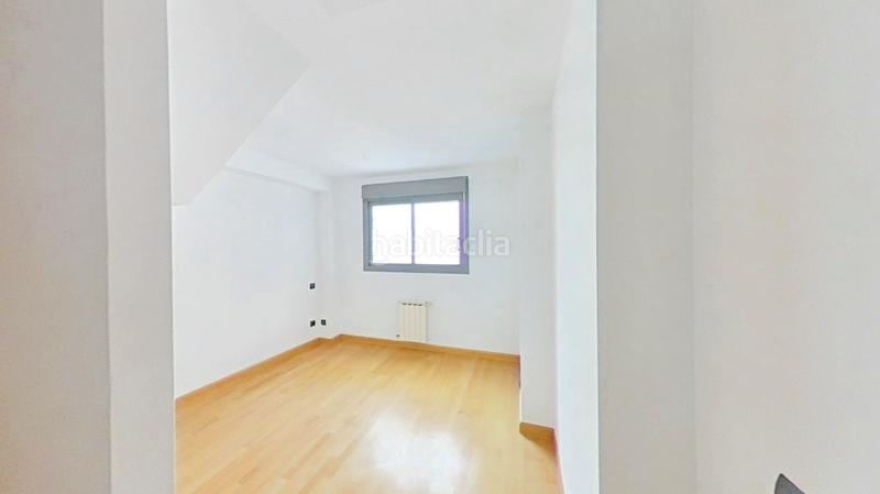 Foto 87edd362-2091-488f-a5da-bd7b76404658. Duplex with heating parking pool in Canillas Madrid