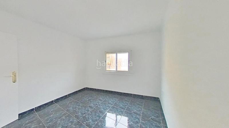 Foto 3dd9cbb2-bc4d-4576-84dd-a6aa34b14909. Appartamento in Fondo Santa Coloma de Gramenet