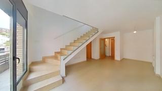 Zweistöckige Wohnung in La Serreta