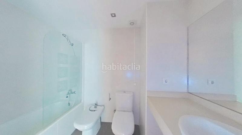 Foto 8ce7d3b9-eb97-478b-a753-46a7322e9df6. Flat with heating in Eixample Sud-Migdia Girona