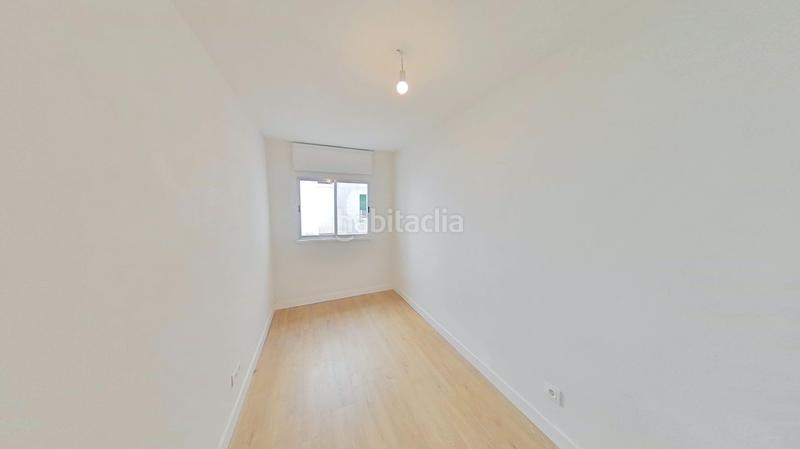 Foto 8f8b17c9-ee95-4571-86c5-efd31cbf4a3a. Piso en Portazgo Madrid