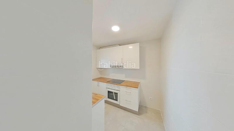 Foto a97517c7-72c4-49dc-b8f8-ee9310bcac5d. Piso en Portazgo Madrid