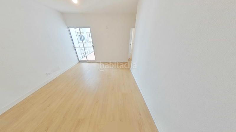 Foto cb7f494f-fa71-4322-92c2-3adff2b0d71b. Piso en Portazgo Madrid
