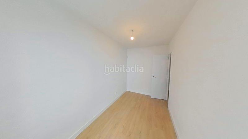 Foto ea84bd12-5aa0-4a2c-99f8-8f7174036e66. Piso en Portazgo Madrid