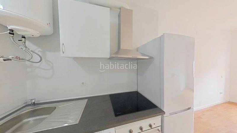 Foto d92c5a55-fa34-4ce5-978d-94c6f774dab5. Estudio en Valdeacederas Madrid