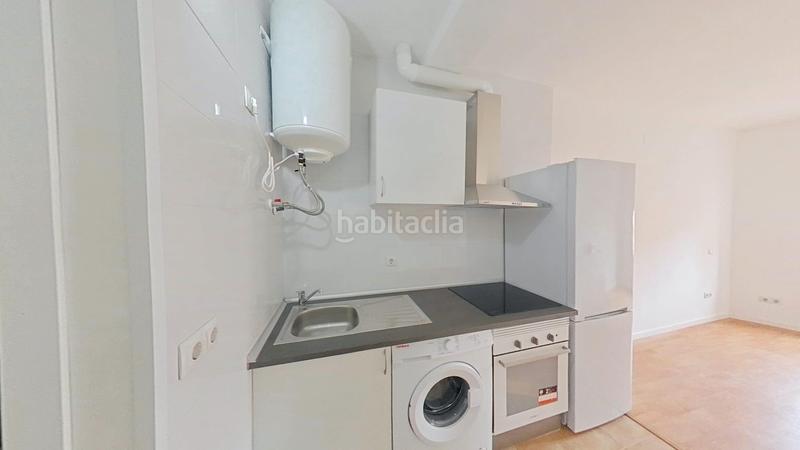 Foto f3d795a2-c0b9-4598-b8f9-f30f17e66bb9. Estudio en Valdeacederas Madrid