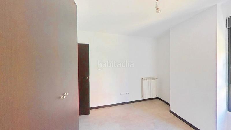 Foto af40ef8d-13a3-4bbc-93bc-e382d2bc5640. Appartement avec chauffage parking piscine dans San Fermín Madrid