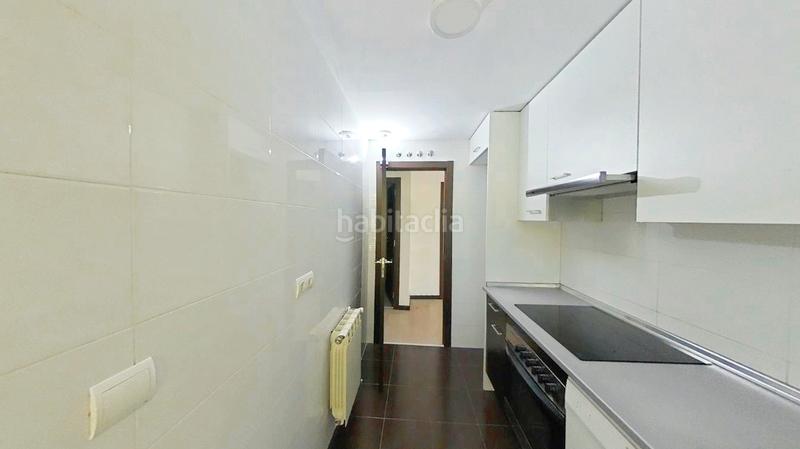 Foto b1ce5ca5-4280-44f6-9e4e-29787746b430. Flat with heating parking pool in San Fermín Madrid