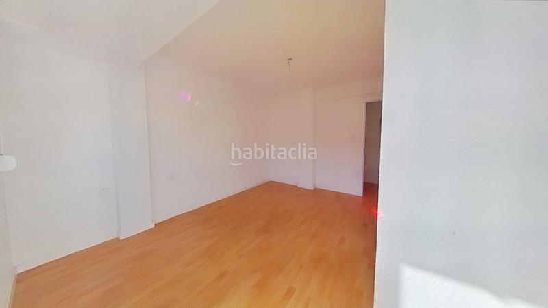 Foto 76b8f1c1-f377-4118-b41f-4907b47d8a33. Piso en Mont Olivet Valencia