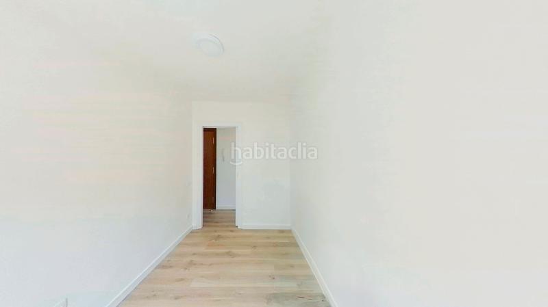 Foto 5795c6b1-c84d-482b-acb6-c98224cd7c06. Piso en Santa Rosa Santa Coloma de Gramenet