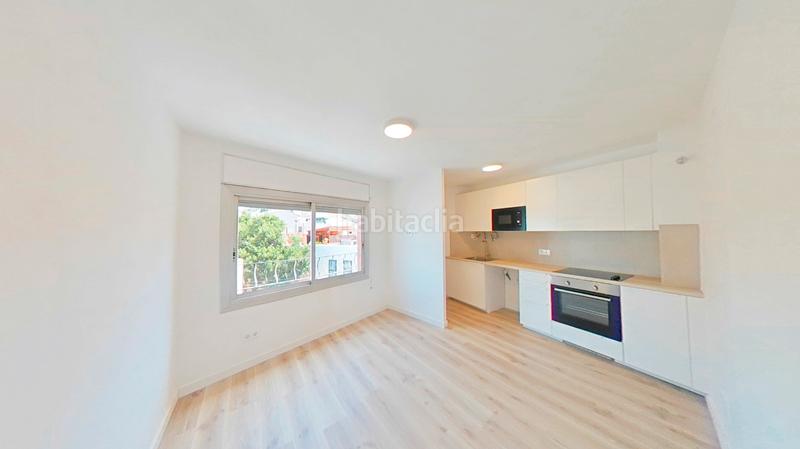 Foto a983d102-fc83-43d2-8939-95636fe64563. Piso en Santa Rosa Santa Coloma de Gramenet