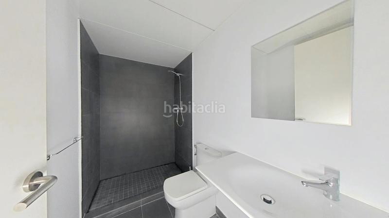 Foto b680d738-045b-4029-9079-2d2a57a4d9a8. Pis amb aparcament a La Cogullada Terrassa