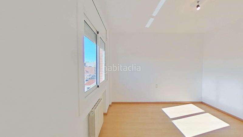 Foto 8b2c97ae-506d-4306-bfc0-f8daacace1c5. Appartamento con riscaldamento in Creu Alta Sabadell
