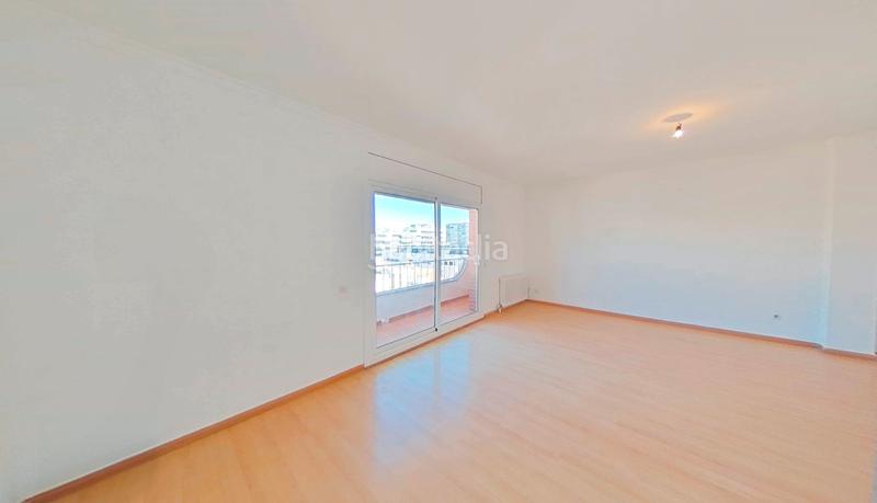 Foto eb5bd84c-bf4a-45cd-8e54-be33acf75f30. Appartamento con riscaldamento in Creu Alta Sabadell