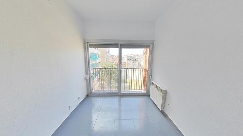 Foto 08263254-e713-4d54-9a8d-33e3ab98205d. Appartamento in Llefià Badalona