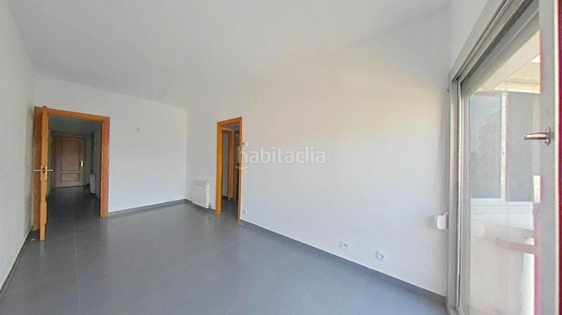 Foto 310c00f5-7a1c-4cde-9fa7-d73ceae62fe4. Piso en Llefià Badalona