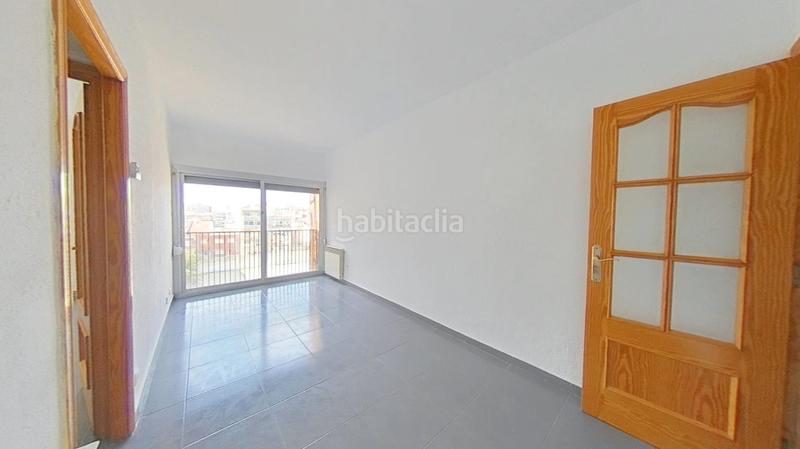 Foto deb5e5f4-31ec-46a3-8b2b-e11a1ee826dd. Piso en Llefià Badalona
