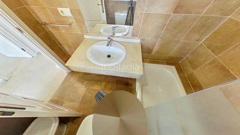 Foto 169644ff-2757-4ba8-ad9c-a89a8dc0fd52. Dúplex en Romana Playa Marbella