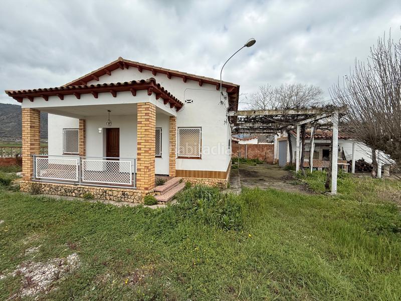 Foto e0c43ec3-eec2-405c-8c64-8c5e0fdab055. Casa excelente casa 4 vientos en Camarasa