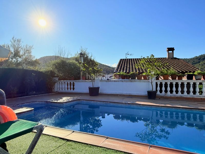 Foto 0b5e59f9-ad27-4283-b807-3db38f082b55. Casa amb xemeneia calefacció aparcament piscina a Vilanova del Vallès