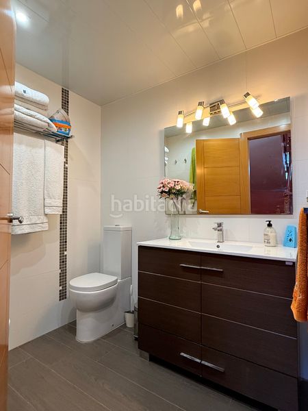 Foto 10a135dd-4fd2-4e81-a746-454370d2c2c4. Casa amb xemeneia calefacció aparcament piscina a Vilanova del Vallès