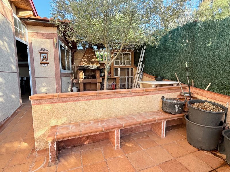Foto 15cb6da5-6c7e-42ad-9ac1-d7c5c8e381f0. Casa amb xemeneia calefacció aparcament piscina a Vilanova del Vallès