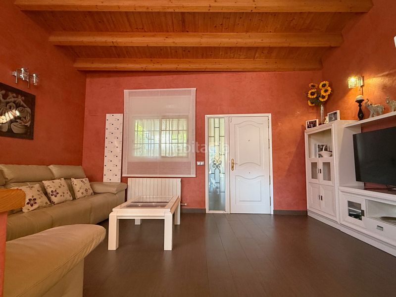 Foto a3919a47-01d7-4eeb-8ce6-033d61052892. Casa amb xemeneia calefacció aparcament piscina a Vilanova del Vallès