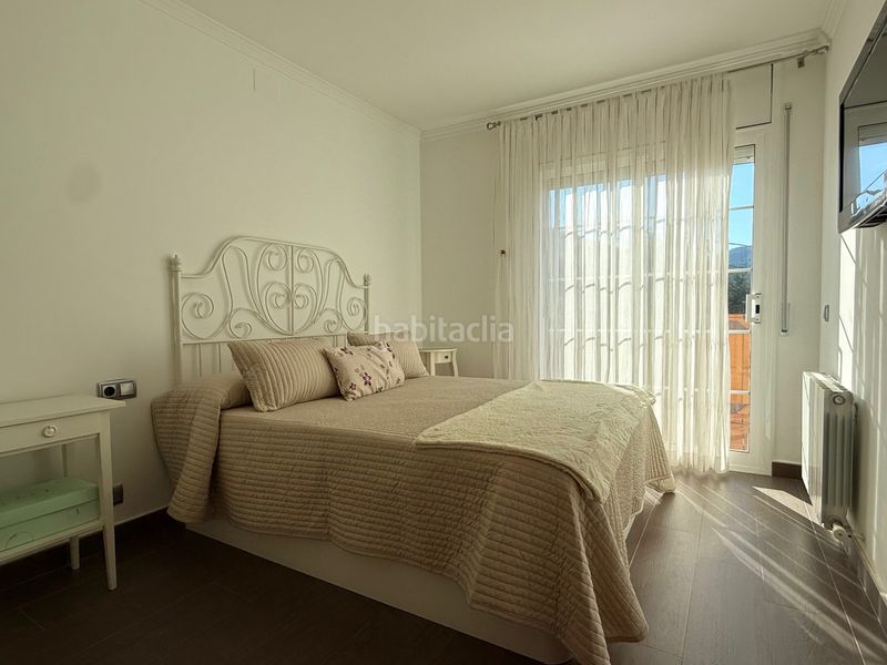 Foto f744abb7-3d6c-46f6-bcf9-b1a4de75edb1. Casa amb xemeneia calefacció aparcament piscina a Vilanova del Vallès