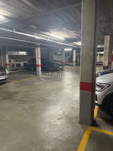 Foto 1d82ff9d-f83d-4129-96e8-9996d134106c. Aparcament cotxe a Port Badalona
