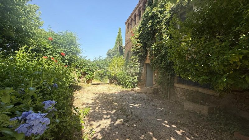 Foto af4a714e-99ac-43e3-840c-1f9e4e8cd280. Masia amb calefacció aparcament piscina a Forallac