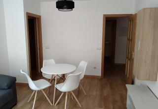 Appartement  Carrer de frederic mistral. ¡amplio piso de 4 habitaciones con ascensor en terrassa nord!