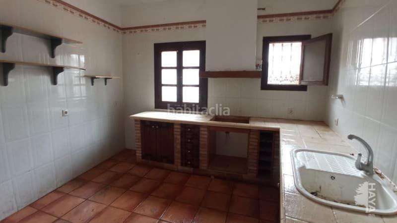 Foto 7cae10a3-f701-4576-a759-fdbad002e1bb. Casa adosada en calle diego de almagro 0 en Robledo (El)