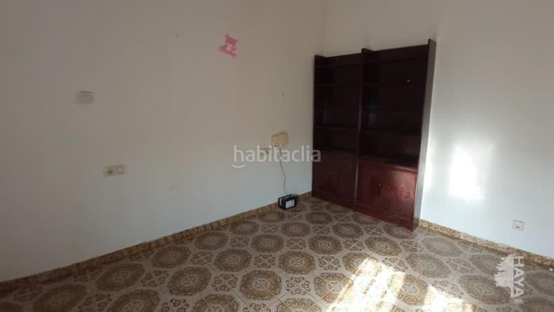 Foto b8634150-350c-458e-8f90-256bd27bd3d6. Casa adosada en calle diego de almagro 0 en Robledo (El)