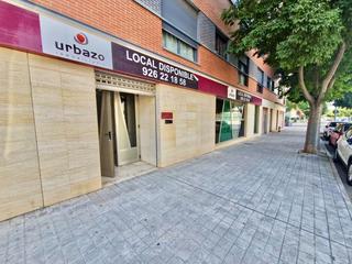 Lloguer Local Comercial a Calle alfonso eanes s/n. Oportunidad única! local comercial en venta
