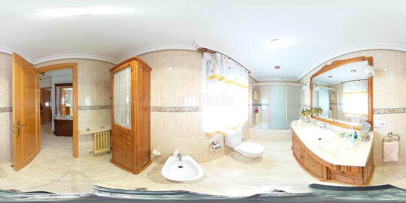 Foto 0212d8a7-e9b6-4b97-b8ef-62a4ba780c72. Casa adossada amb calefacció aparcament piscina a Ciudad Real