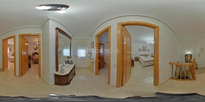 Foto 2e96470b-75c7-4f41-af28-54563e6a4a45. Casa adossada amb calefacció aparcament piscina a Ciudad Real